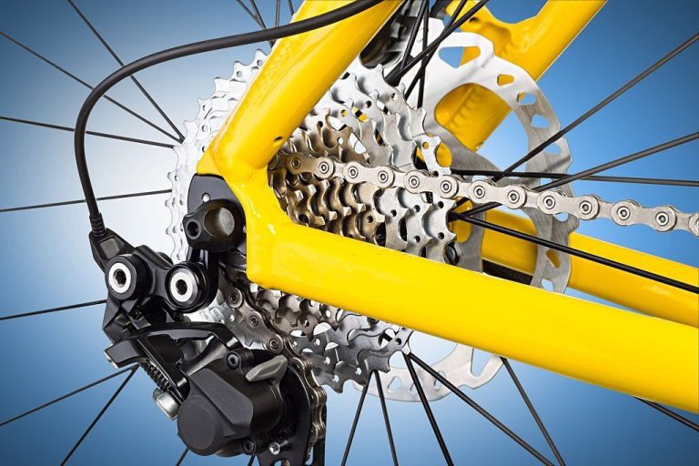 how long does a bike cassette last